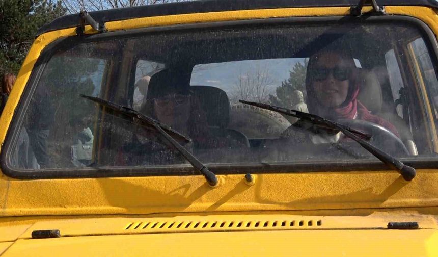 8 Mart'ta direksiyon kadınlarda: Bolu'da zorlu parkurun tozunu attırdılar