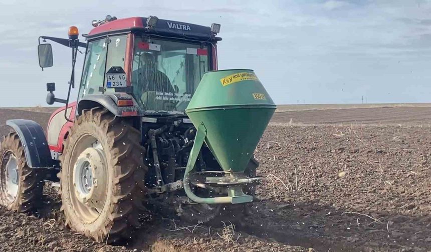 Adilcevaz'da arpa ekimine başlandı