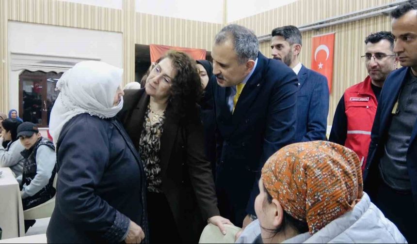 Ağrı'da yetim çocuklar iftar sofrasında buluştu