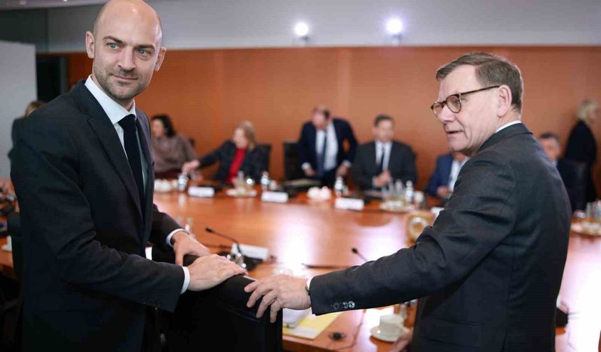 Almanya Dışişleri Bakanı Wadephul: 'İran'da rejim değişikliğinin askeri yollarla gerçekleştirilebileceğini düşünmüyorum'