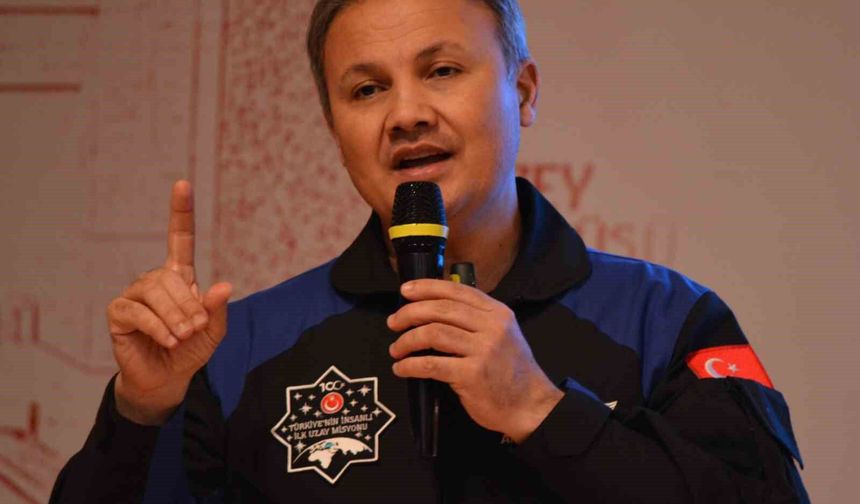 Astronot Alper Gezeravcı, üniversite öğrencileriyle buluştu