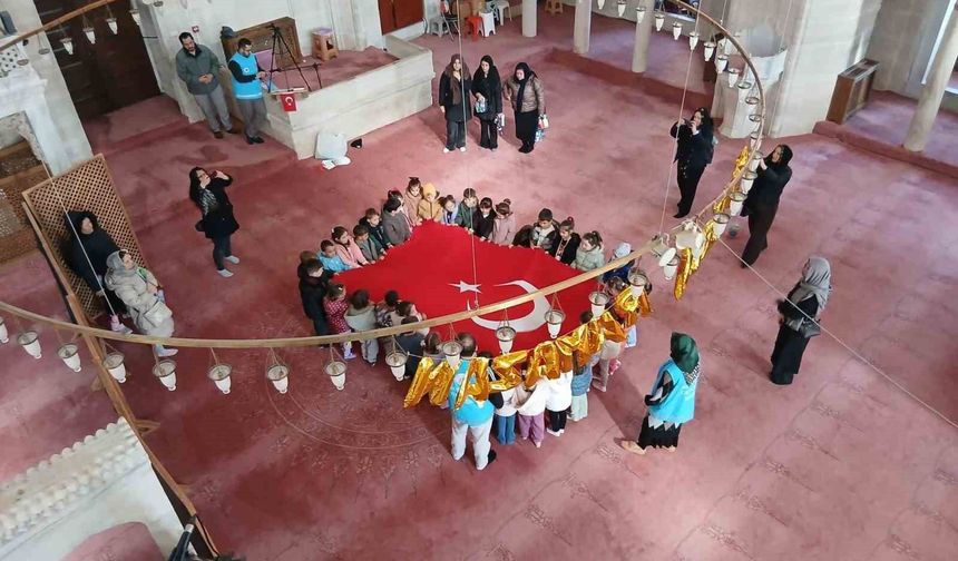 Babaeski'de minik öğrenciler Ramazan etkinliğinde cami ile tanıştı