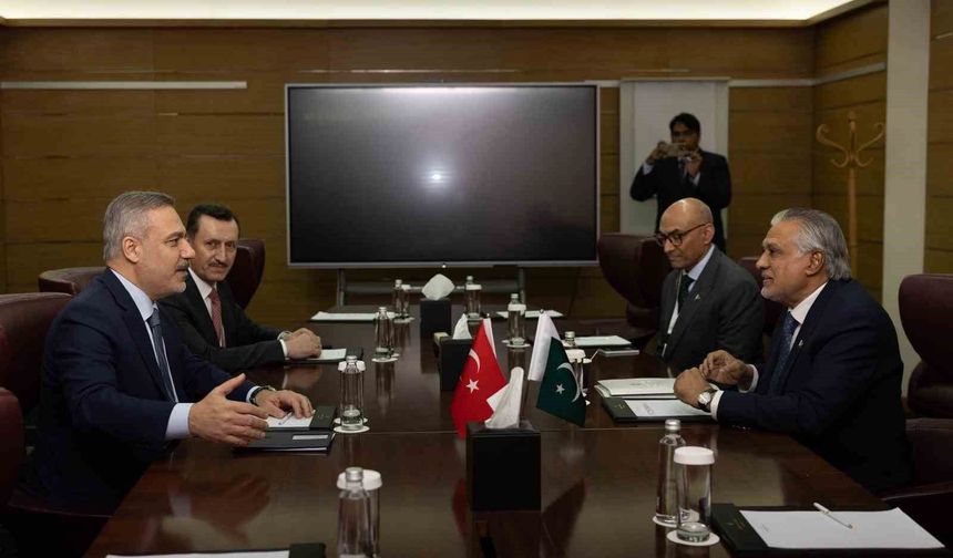 Bakan Fidan, Azerbaycanlı ve Pakistanlı mevkidaşlarıyla görüştü