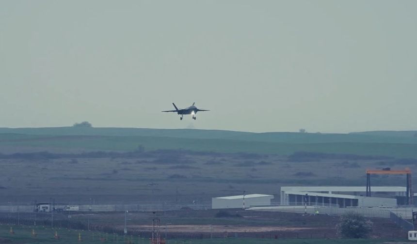 Bayraktar KIZILELMA eğitim uçuşunu başarıyla tamamladı