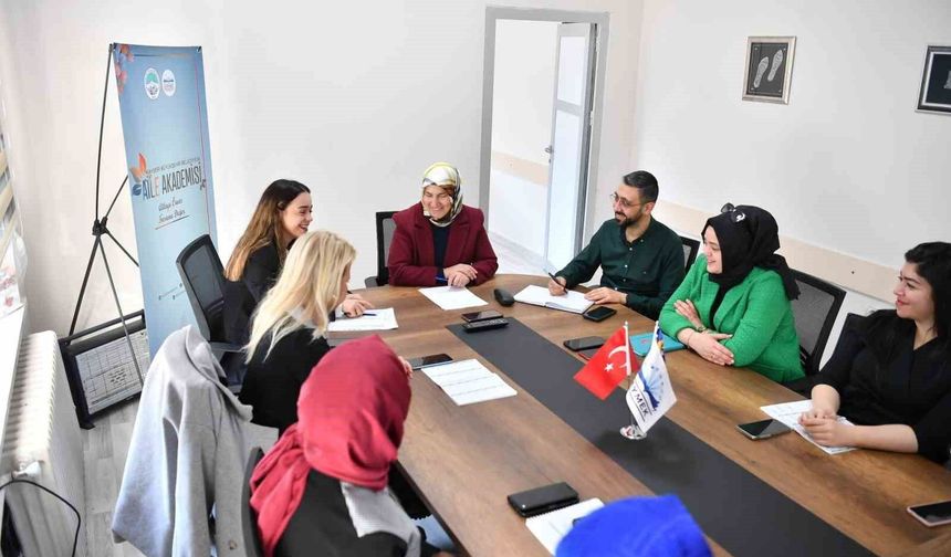Büyükşehir Aile Akademisi, 2025'te 5 binin üzerinde aile ve çift adayına danışmanlık yaptı