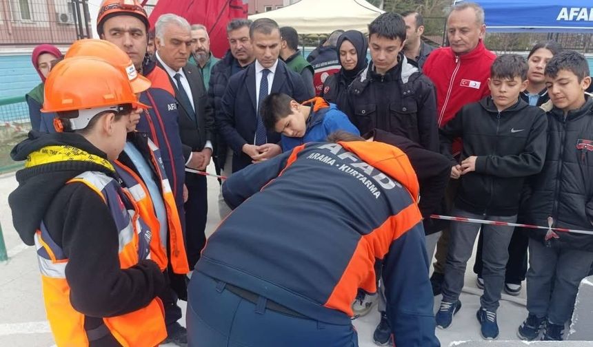Çorum'da öğrencilere deprem eğitimi