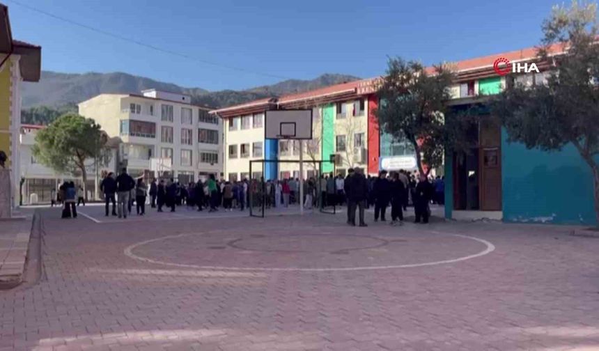 Denizli'de korkutan deprem