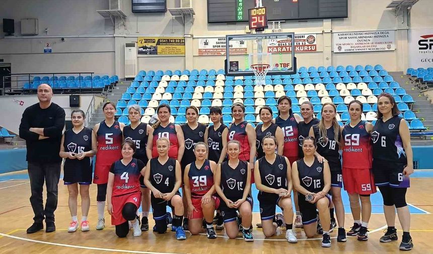 Edirne'de 40 yaş üstü kadınlar parkede farkındalık oluşturdu