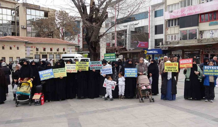 Gaziantep'te ABD ve İsrail'in İran'a yönelik saldırıları protesto edildi