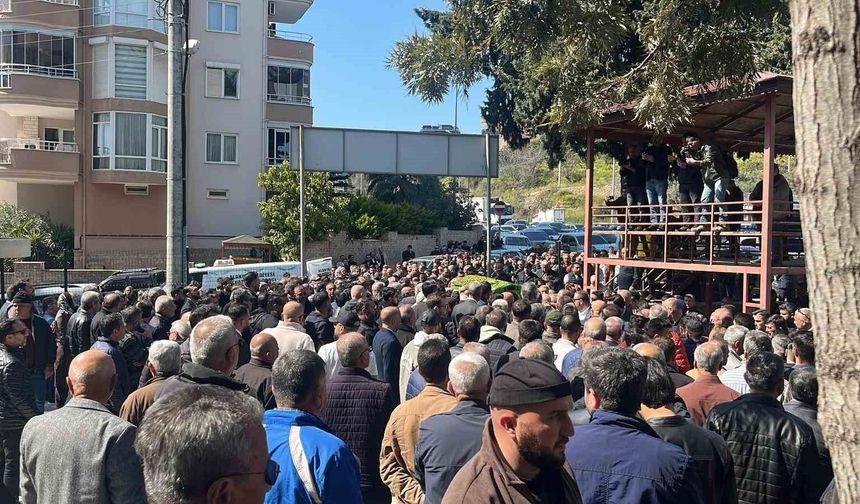 Hayatını kaybeden Zafer Partisi Alanya İlçe Başkanı son yolculuğuna uğurlandı