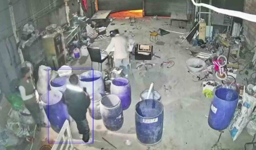 Hırsızların hedefi olan hurdacı defalarca soyuldu