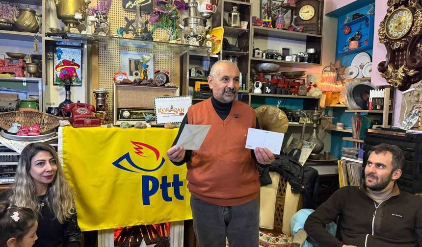 Iğdır'da nostalji rüzgarı: Pul ve kartpostalla mesaj gönderme geleneği yeniden canlandı