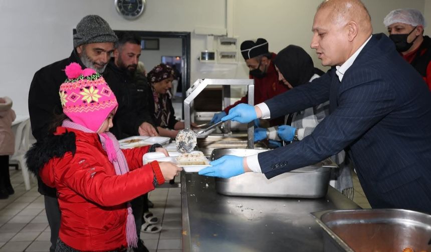 Kırıkkale Belediye Başkanı Önal, vatandaşlarla iftar sofrasında buluştu