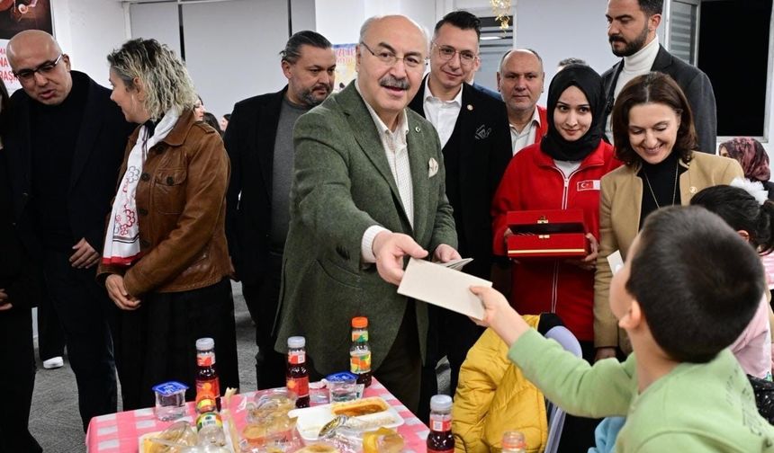 Kızılay 450 çocuğu gönül sofrasında buluşturdu