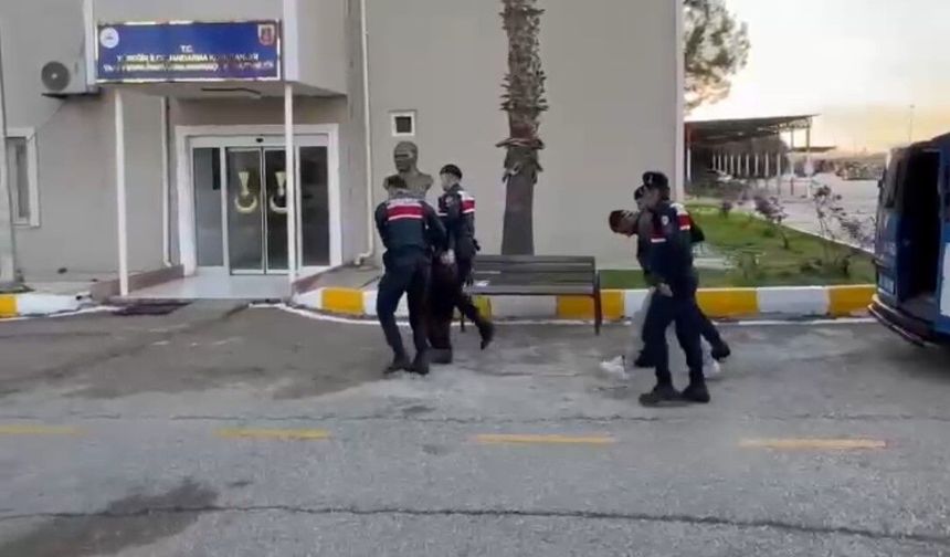 Kur'an-ı Kerim'lere zarar veren 2 kişi tutuklandı