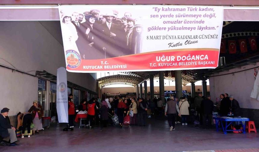 Kuyucak Belediyesi'nden kadınlara 8 Mart sürprizi