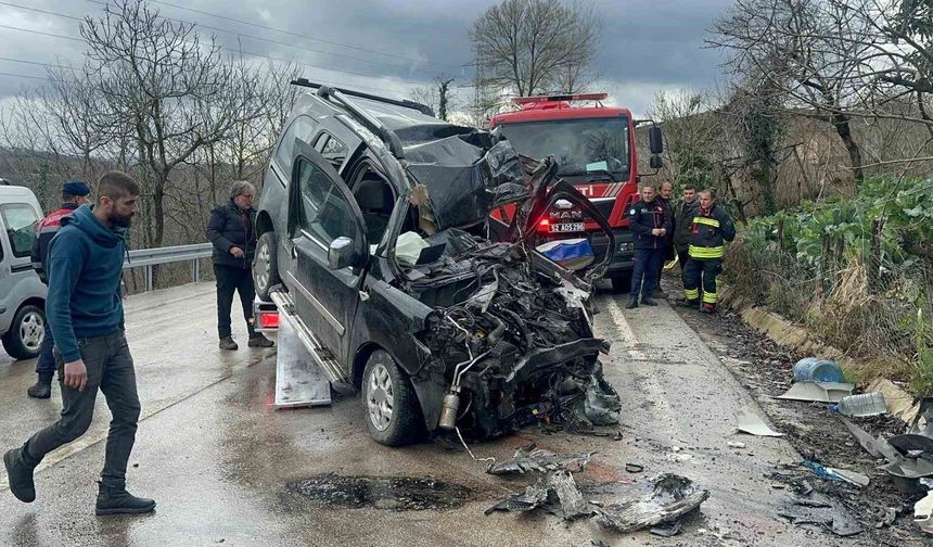 Ordu'da kamyon ile kamyonet kafa kafaya çarpıştı: 2 ölü, 2 ağır yaralı