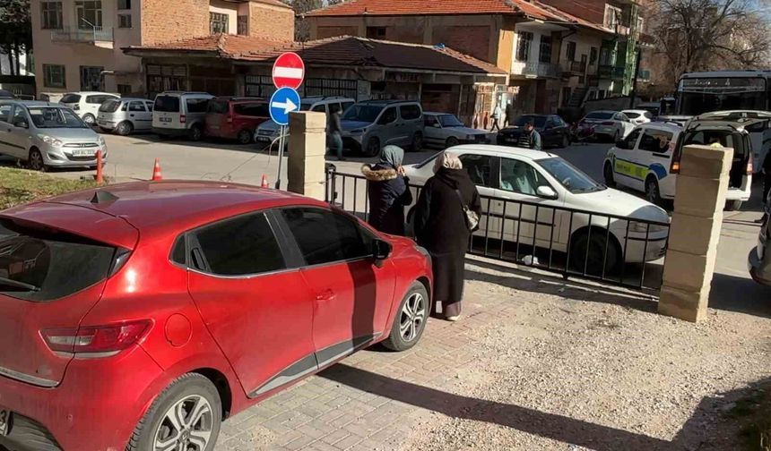 Otoparkta sürücüleri mahsur bıraktı, gelince de 'Bilemedim ki' dedi