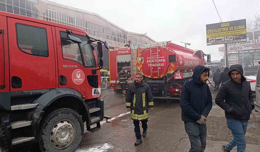 Şanlıurfa'da otomotiv deposunda korkutan yangın