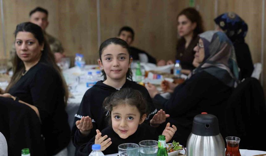 Şehit aileleri ve gaziler onuruna iftar programı düzenlendi