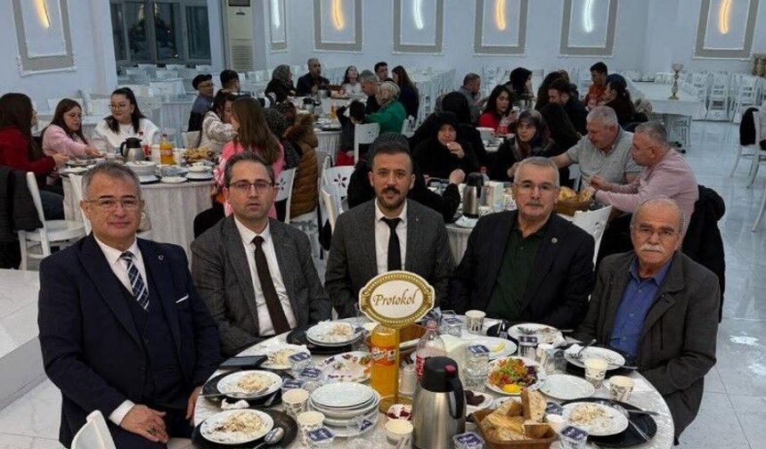 Tavşanlı'da Berber ve Kuaförler iftar sofrasında buluştu