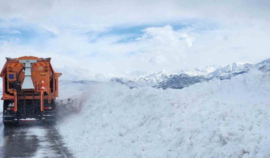 Tunceli'de 4 köy yolunda çalışmalar sürüyor