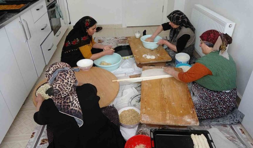Yozgatlı kadınlar bir araya geliyor, bayram sofraları imece usulü tatlanıyor