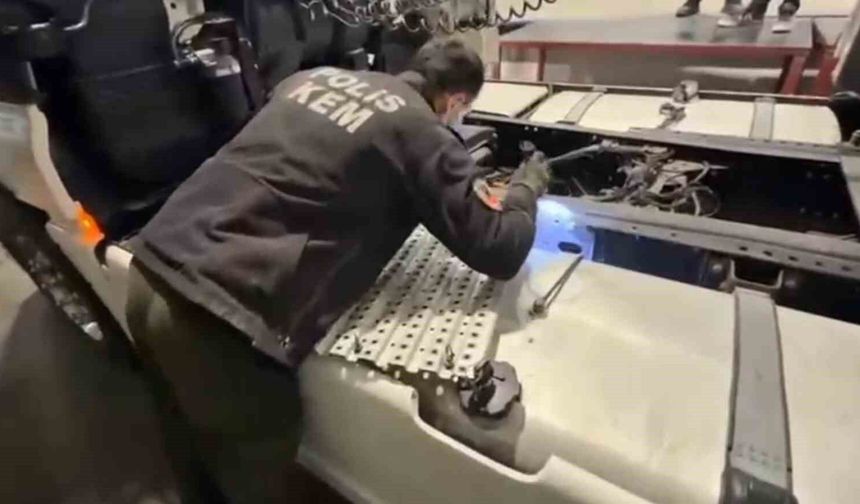 Ağrı'da uyuşturucu operasyonu: 1 kilo 220 gram skunk ele geçirildi