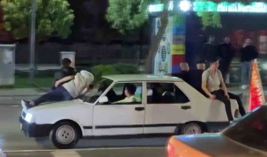 Aksaray sokaklarında Galatasaraylıların coşkulu kutlaması