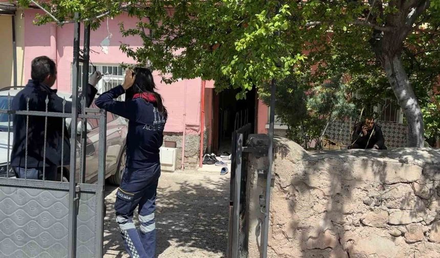 Aksaray'da yaşlı adam karısını evde ölü buldu