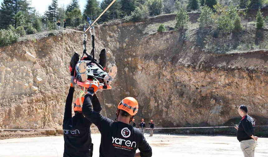 Akşehir'de gerçeği aratmayan arama kurtarma tatbikatı