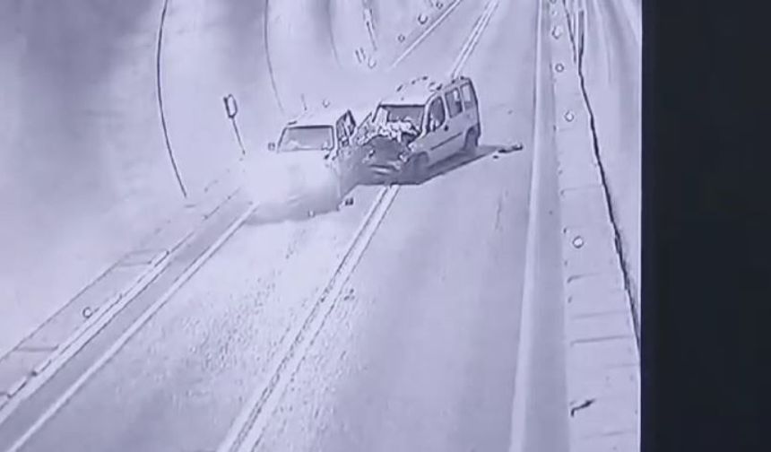 Artvin'de 7 kişinin yaralandığı tünel kazası kamerada