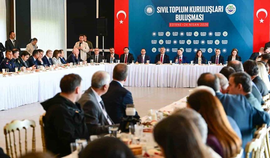 Bakan Gürlek, Edirne'de STK temsilcileriyle bir araya geldi: 'Biz il ziyaretlerine çok önem veriyoruz'