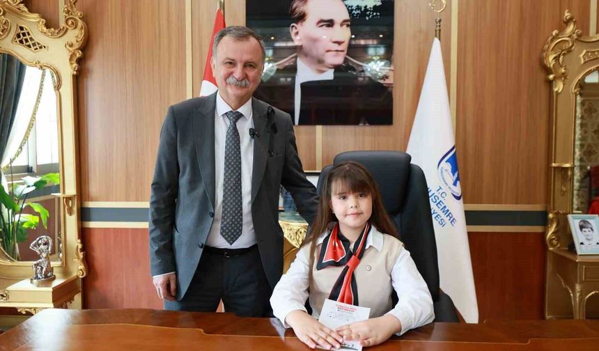 Başkan Balaban 23 Nisan'da koltuğunu çocuklara devretti