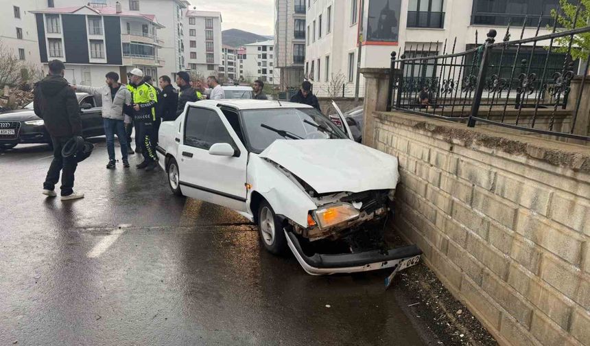 Bingöl'de trafik kazası: 2 yaralı