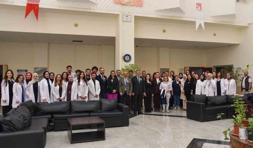 BŞEÜ'de Beyaz Önlük Giyme Töreni coşkuyla gerçekleşti