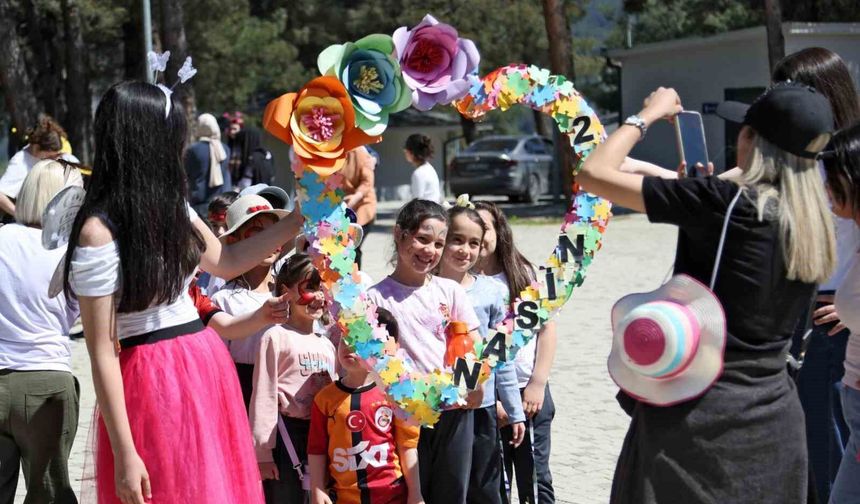 Bursa'da çocuklar patili dostlarla buluştu
