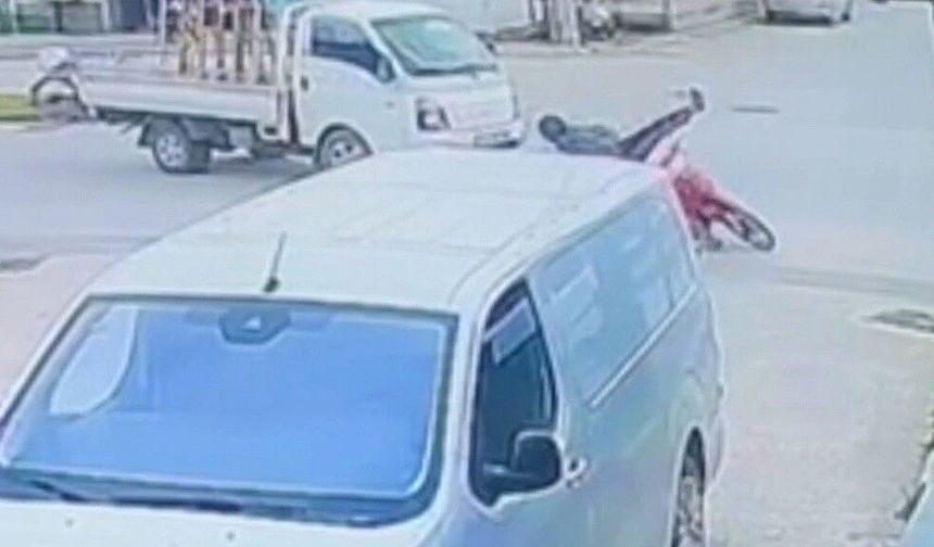 Bursa'da kamyonet ile motosiklet çarpıştı: 1 yaralı