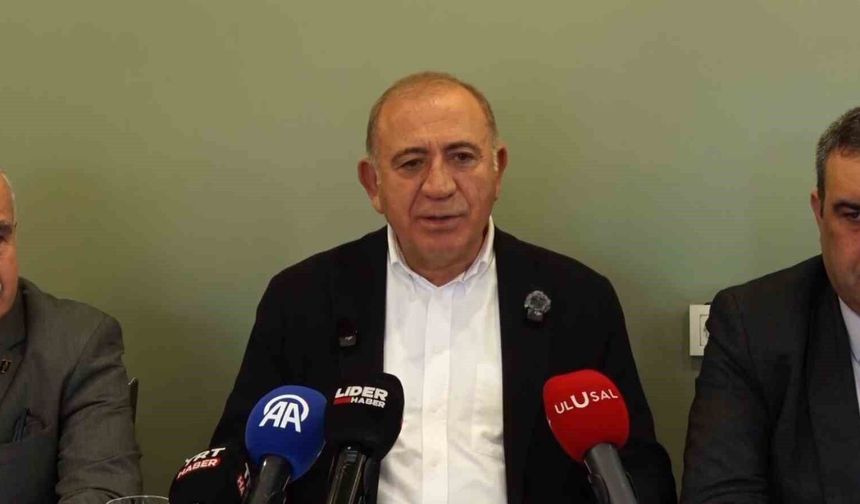 CHP'li Gürsel Tekin: 'Seçim Kurulu'na soruyorum; bu mühür, karar defteri kimde. Bizde'