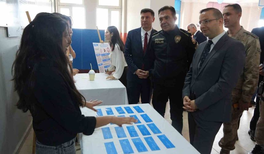 Cizre'de Bilim Fuarı yoğun ilgi gördü