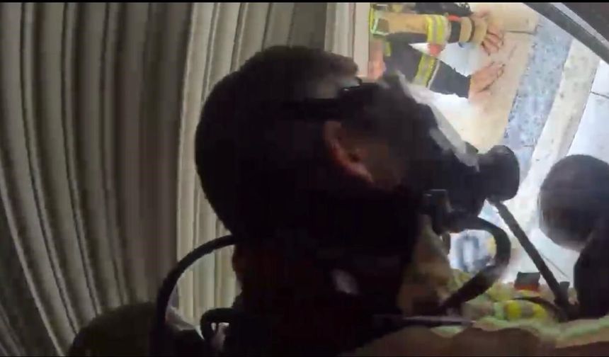 Diyarbakır'da filmleri aratmayan kurtarma operasyonu: Yangının ortasında kalan vatandaş kurtarıldı