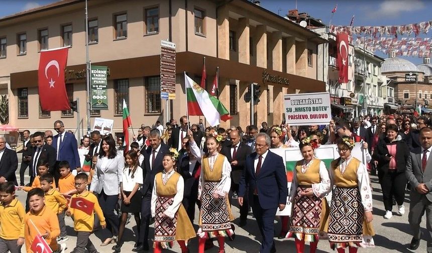 Edirne'de 23 Nisan coşkusu Balkanlardan gelen öğrencilerle birlikte yaşandı