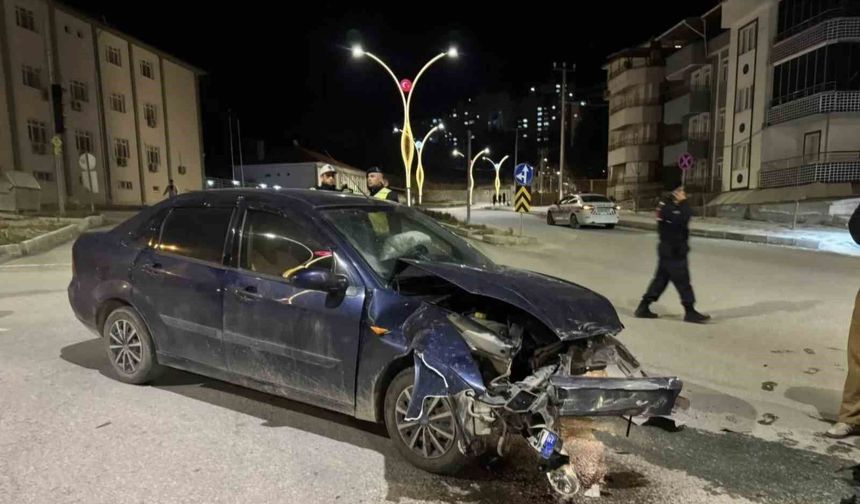 Emet'te iki araç çarpıştı: 2 yaralı