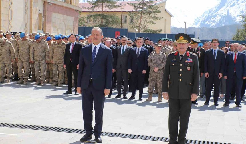 Hakkâri'nin kurtuluşu törenlerle kutlandı