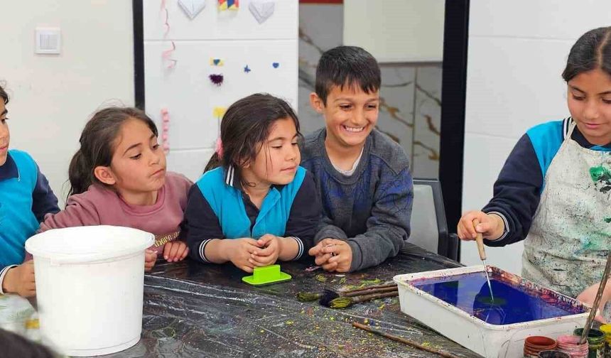 Hasköy'de ebru sanatına yoğun ilgi