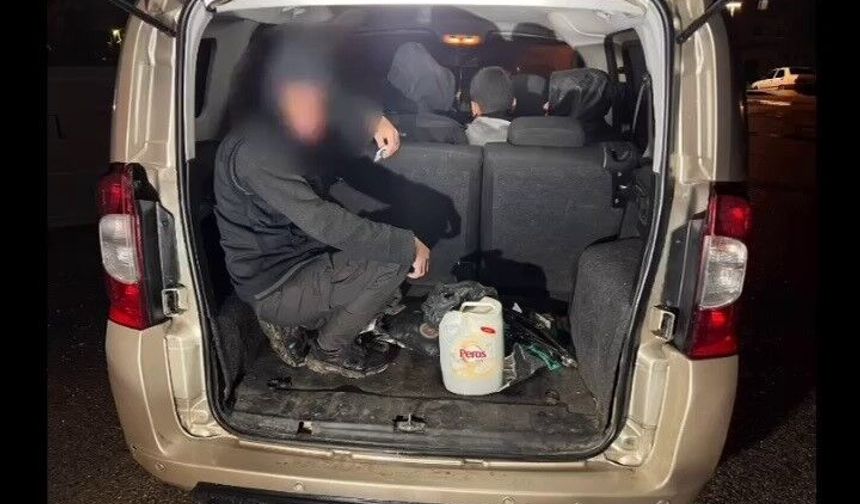 Hatay'da 6 yabancı uyruklu göçmen yakalandı, 2 organizatör tutuklandı