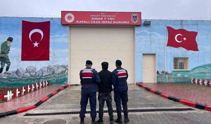 Jandarma farklı suçlardan aranan 34 kişiyi yakaladı