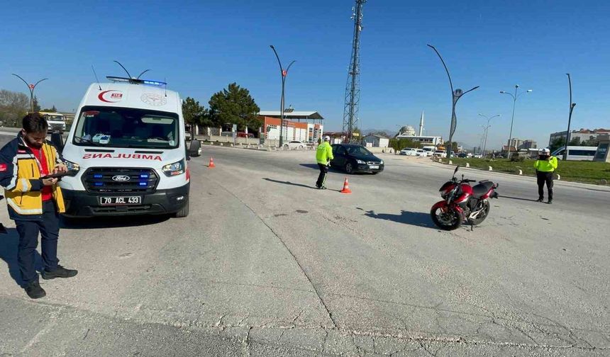 Karaman'da motosiklet kazası kamerada: 1 yaralı