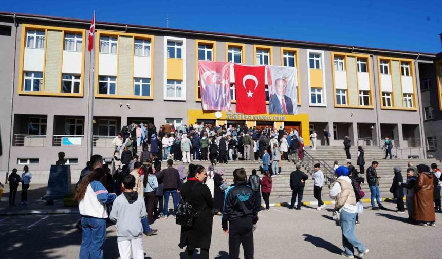 Kastamonu'da öğrencilerin bursluluk sınavı heyecanı başladı
