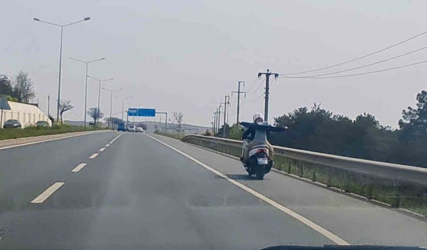 Kırıkkale'de motosiklette kasksız çocuğun tehlikeli yolculuğu kamerada